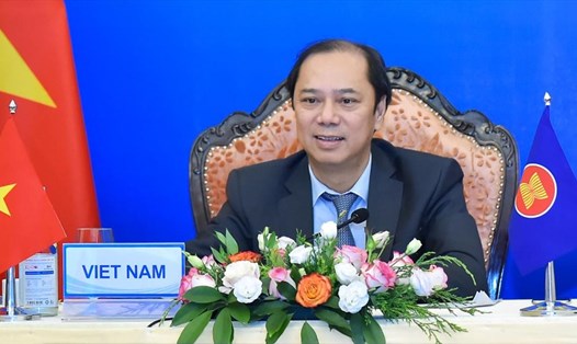 Thứ trưởng Ngoại giao Nguyễn Quốc Dũng dự Hội nghị Bộ trưởng Ngoại giao ASEAN-Nga. Ảnh: BNG
