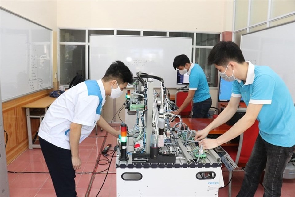 Hỗ trợ đào tạo nghề cho người lao động bị ảnh hưởng dịch COVID-19. Ảnh minh hoạ Giang Nam Hỗ trợ đào tạo nghề cho người lao động bị ảnh hưởng dịch COVID-19. Ảnh minh hoạ Giang Nam