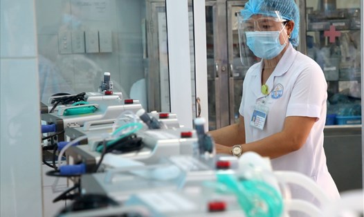 Bên trong khu cấp cứu, hồi sức tích cho bệnh nhân COVID-19 tại Bệnh viện Đa khoa tỉnh Quảng Trị. Ảnh: Hưng Thơ.