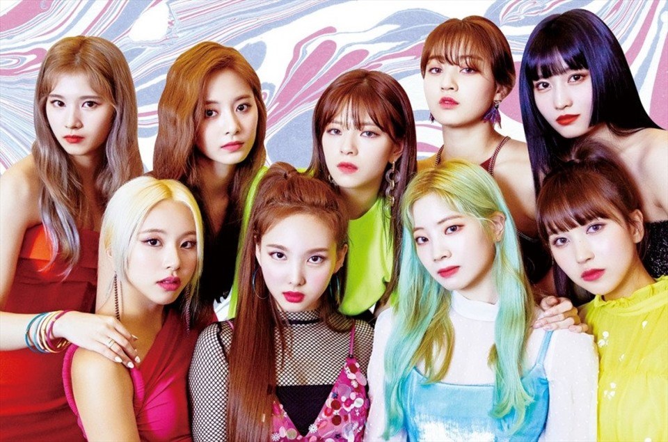 TWICE có 2 ca khúc đạt thành tích 100 triệu lượt stream trên Billboard Nhật Bản. Ảnh: Poster. TWICE có 2 ca khúc đạt thành tích 100 triệu lượt stream trên Billboard Nhật Bản. Ảnh: Poster.