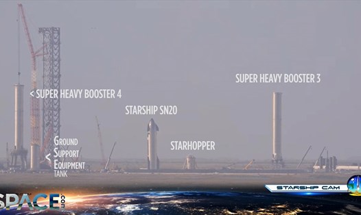 Nguyên mẫu Starship SN20 của SpaceX đã đến điểm phóng Ảnh: Spadre.com/YouTube