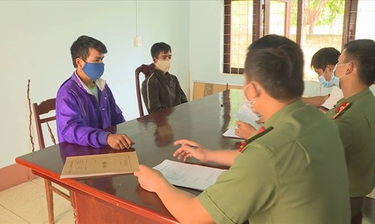 Công an tỉnh Đắk Lắk mời những người đăng tin sai sự thật về dịch COVID-19 lên làm việc. Ảnh: T.X