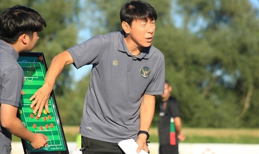 Huấn luyện viên Shin Tae-yong bị cách ly vị COVID-19. Ảnh: PSSI