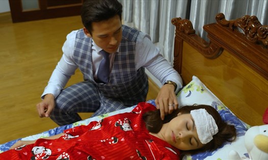 Lương Thế Thành bắt đầu có tình cảm với Vân Trang trong "Canh bạc tình yêu".  Ảnh: ĐPCC.