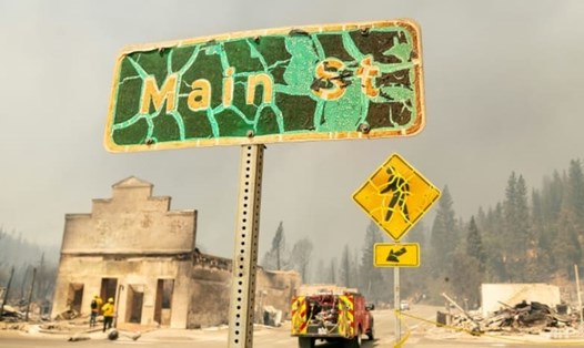 Đường Main ở trung tâm thị trấn Greenville, California bị hỏa hoạn tàn phá, ngày 5.8. Ảnh: AFP