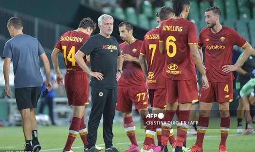 Huấn luyện viên Jose Mourinho đang có giai đoạn chuẩn bị trước mùa không tốt cùng AS Roma. Ảnh: AFP