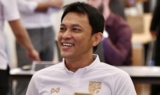 Tawan Sripan là huyền thoại của tuyển Thái Lan và được đánh giá là ứng viên dẫn dắt Voi chiến trong tương lai. Ảnh: Siam Sport.