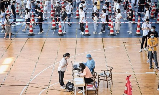 Vũ Hán hoàn tất xét nghiệm COVID-19 cho 11 triệu dân. Ảnh: AFP