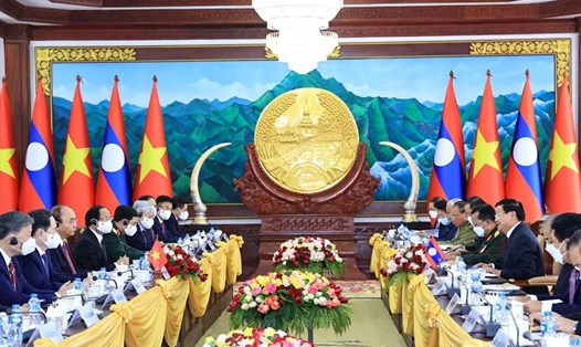 Chủ tịch nước Nguyễn Xuân Phúc hội đàm với Tổng Bí thư Chủ tịch nước Lào Thongloun Sisoulith. Ảnh: BNG