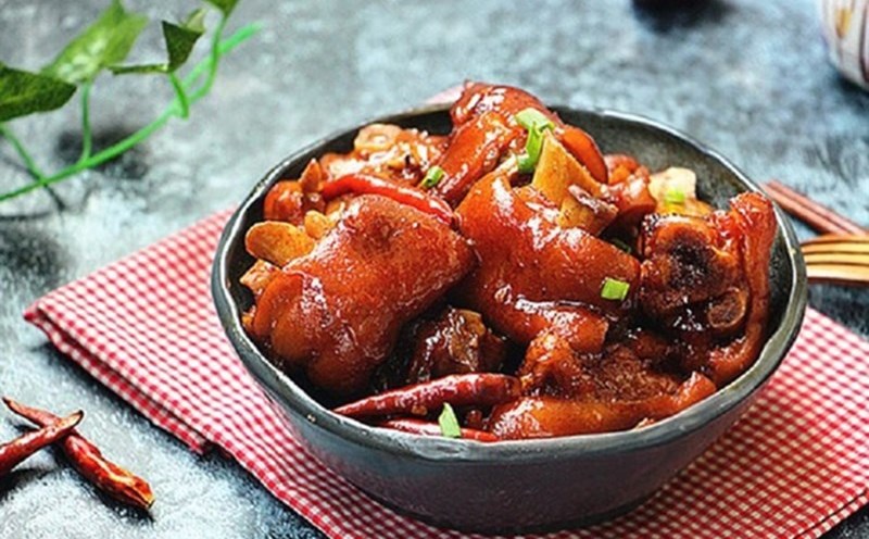 2 cách ninh móng giò nhanh nhừ và thơm ngon