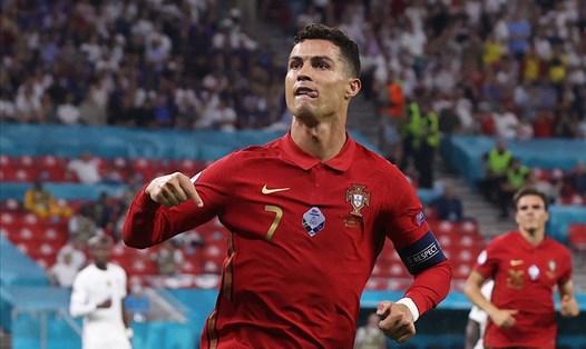 Cristiano Ronaldo đã chính thức trở thành chân sút ghi nhiều bàn thắng nhất ở cấp quốc tế. Ảnh: FIFA