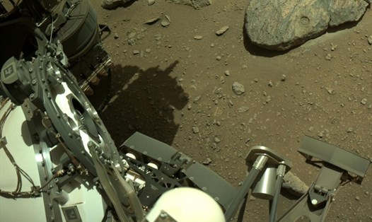 Tàu thám hiểm sao Hỏa Perseverance đã vào vị trí sẵn sàng lấy mẫu vật ở tảng đá Rochette. Ảnh: NASA