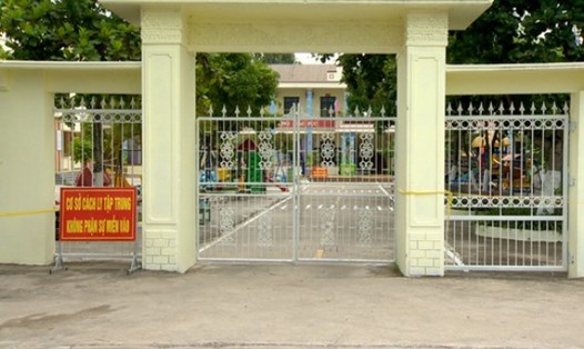 Một số trường mầm non trên địa bàn tỉnh Ninh Bình đang sử dụng làm nơi cách ly tập trung, học sinh chưa thể tựu trường. Ảnh: NT