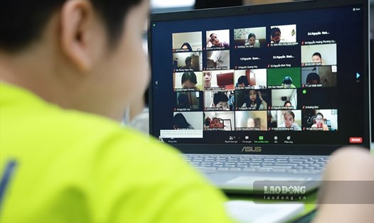 Bộ GDĐT phát động phong trào ủng hộ “Máy tính cho em” để tất cả học sinh có đủ phương tiện phục vụ học tập trực tuyến. Ảnh: Hải Nguyễn