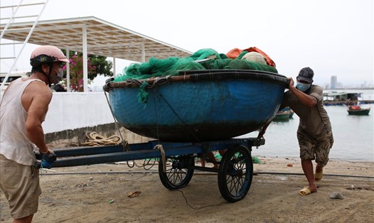 Đà Nẵng đón hơn 800 thuyền viên ngoại tỉnh vào trú bão số 5. Ảnh: TT