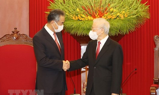 Tổng Bí thư Nguyễn Phú Trọng tiếp Ủy viên Quốc vụ, Bộ trưởng Ngoại giao Trung Quốc Vương Nghị. Ảnh: TTXVN