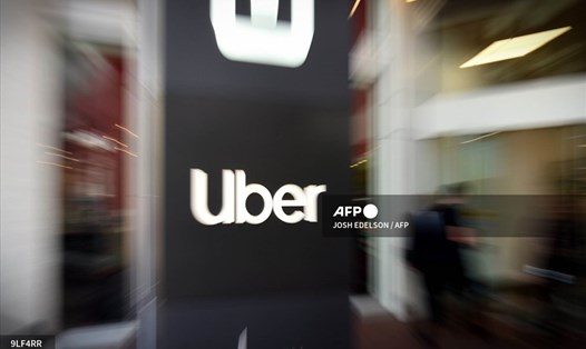 Logo Uber bên ngoài trụ sở công ty ở California, Mỹ. Ảnh: AFP