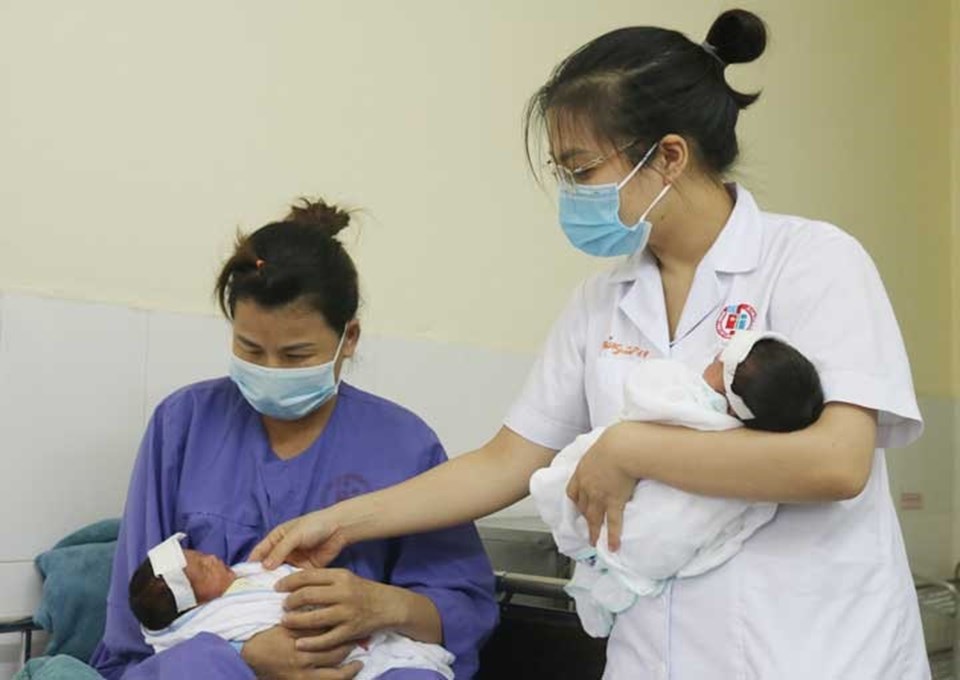 Sức khỏe 3 mẹ con ổn định và được xuất viện. Ảnh: BVCC Sức khỏe 3 mẹ con ổn định và được xuất viện. Ảnh: BVCC