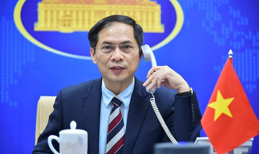 Bộ trưởng Ngoại giao Bùi Thanh Sơn điện đàm với Bí thư Đảng ủy Khu Tự trị dân tộc Choang Quảng Tây, Trung Quốc. Ảnh: BNG
