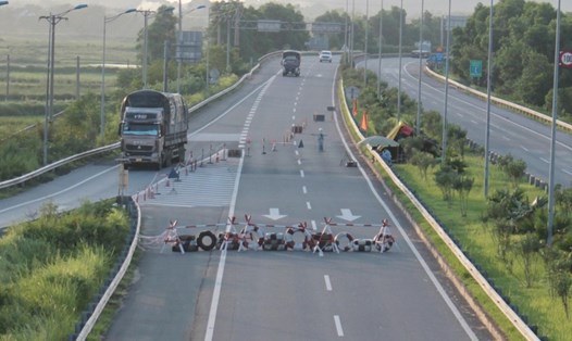Cao tốc Lào Cai-Nội Bài hướng về Hà Nội tại địa phận tỉnh Vĩnh Phúc được cho là DN  chặn đường.