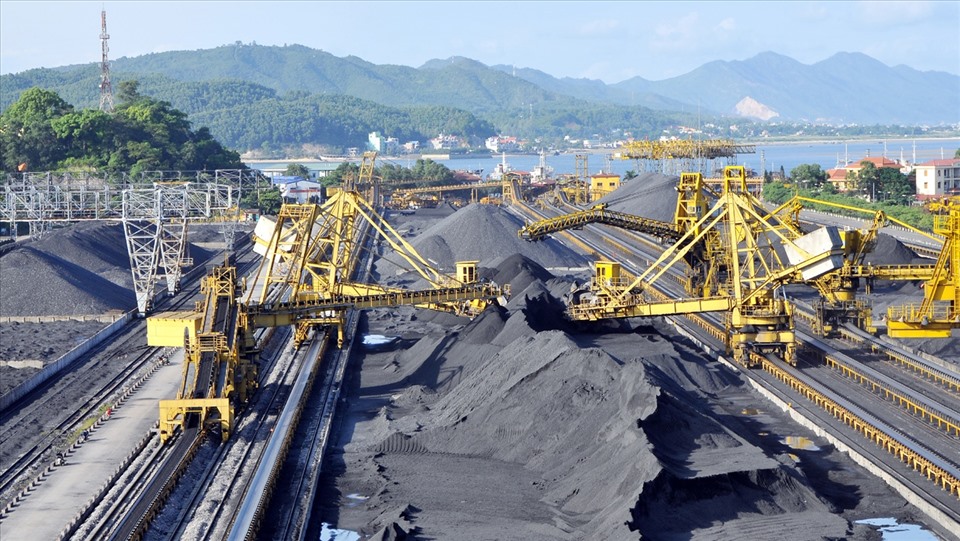 Dây chuyền sàng chuyển than của TKV. Ảnh: TKV