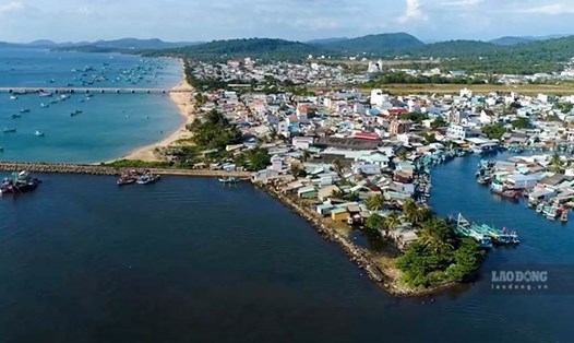 Thành phố Phú Quốc (Kiên Giang) dự kiến sẽ thí điểm đón khách quốc tế từ tháng 10.2021. Ảnh: LĐ