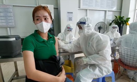 Tiêm vaccine cho người dân tại tỉnh Đồng Nai. Ảnh: Hà Anh Chiến