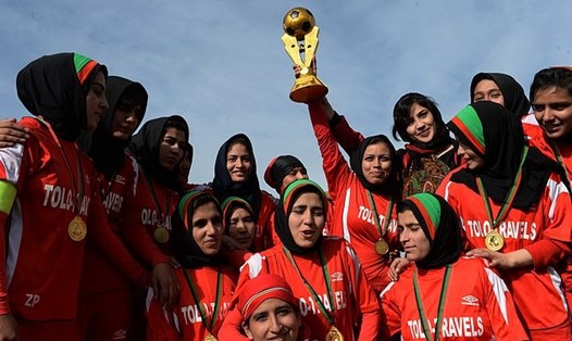 Tuyển nữ Afghanistan rút lui khỏi vòng loại Asian Cup nữ 2022. Ảnh: AFP