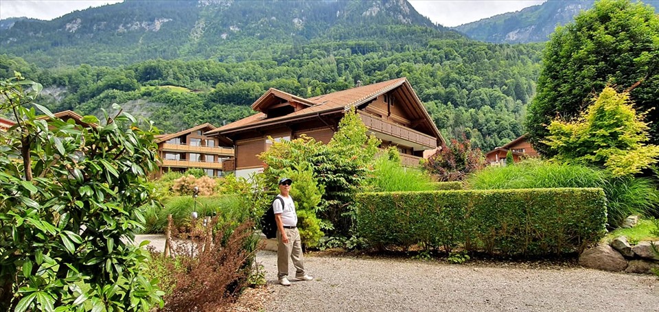 Anh Lê Quang Vinh-  người Việt Nam đang sinh sống tại thành phố Wernigerode thuộc bang Sachsen-Anhalt, Cộng hoà Liên bang Đức - trong chuyến du lịch tới Thuỵ Sĩ hồi đầu tháng 8.2021. Ảnh Nhân vật cung cấp