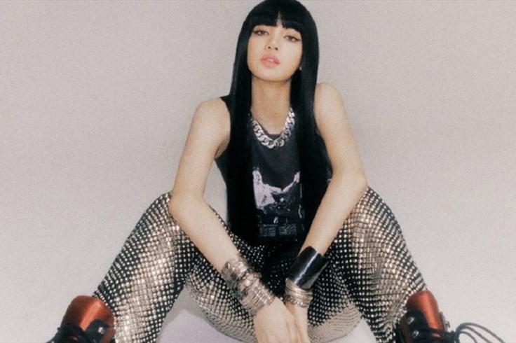 Lisa (BlackPink) phá kỷ lục bán album tuần đầu tiên của các nữ nghệ sĩ solo