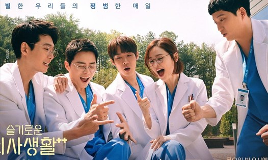 "Chuyện đời bác sĩ - Hospital Playlist 2" khép lại ở tập 12. Ảnh: tvN.