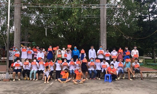Công đoàn Viên chức Việt Nam đã tặng quà cho con của đoàn viên tham gia chống dịch tại các tỉnh phía Nam nhân dịp đón Tết Trung thu năm 2021.