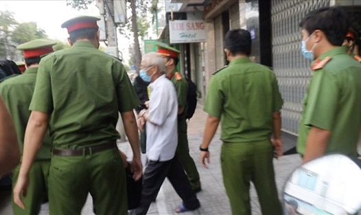 Công an  bắt tạm giam cựu Giám đốc Sở Xây dựng Khánh Hòa - Lê Văn Dẽ.