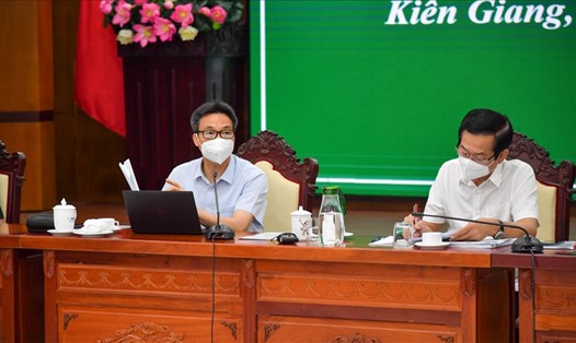 Phó Thủ tướng Chính phủ Vũ Đức Đam làm việc với tỉnh Kiên Giang về công tác phòng chống dịch COVID-19. Ảnh: PV