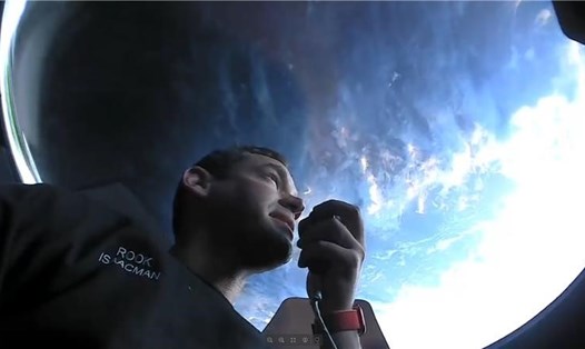 Phi hành đoàn sứ mệnh Inspiration4 trong ngày đầu tiên trên quỹ đạo với hơn 15 vòng quay xung quanh Trái đất. Ảnh: SpaceX