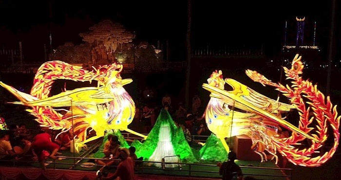 Hướng tới Lễ hội Thành Tuyên năm 2018 Người thổi hồn vào các mô hình đèn Trung  thu  Đăng trên báo Bắc Giang