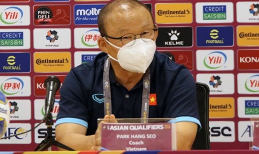 Huấn luyện viên Parkk Hang-seo tiếc nuối khi tuyển Việt Nam bại trận. Ảnh: VFF