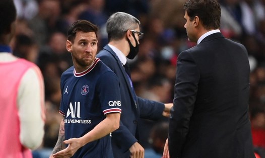 Messi tỏ thái độ với huấn luyện viên Mauricio Pochettino. Ảnh: AFP