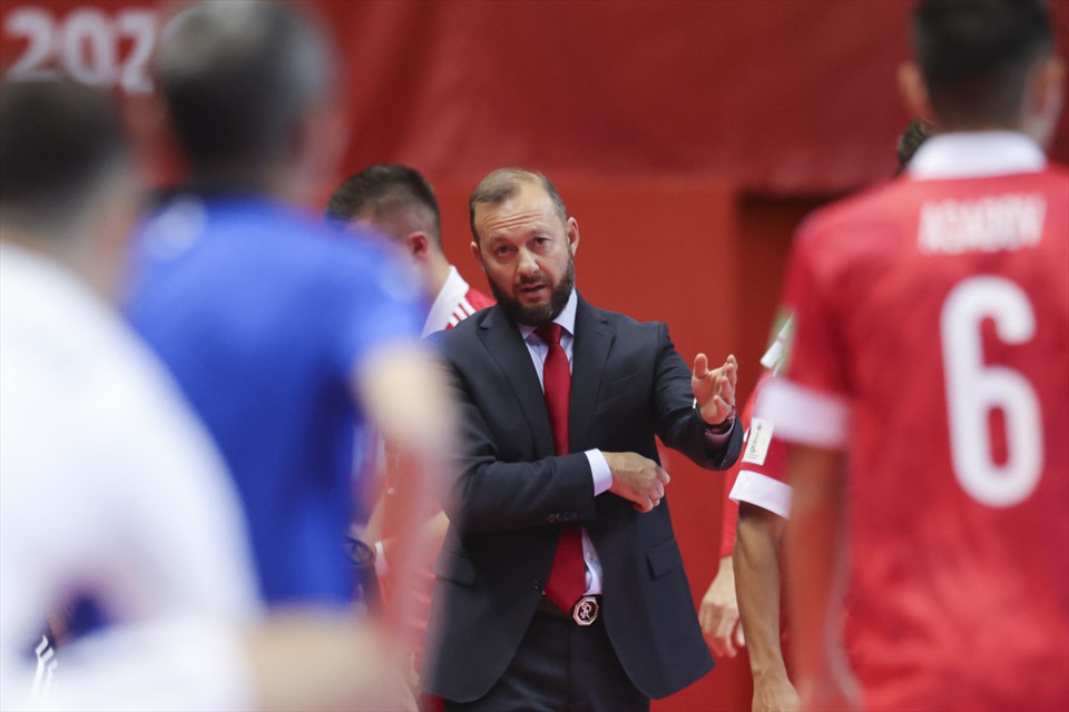 HLV tuyển Nga nói gì trước trận gặp tuyển futsal Việt Nam ở World Cup?