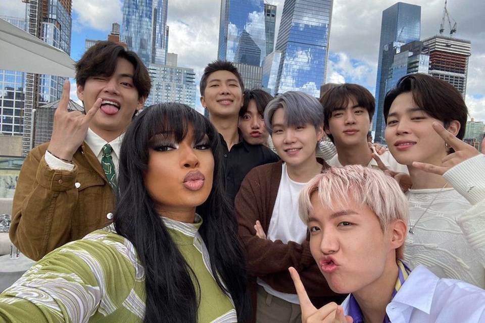 Megan Thee Stallion và BTS hội ngộ tại Mỹ. Ảnh: AFP. Megan Thee Stallion và BTS hội ngộ tại Mỹ. Ảnh: AFP.
