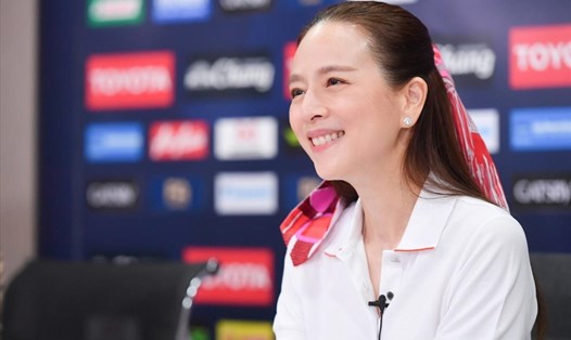 Bà Nualphan Lamsam muốn tuyển Thái Lan vô địch AFF Cup 2020 để mang lại niềm vui cho người hâm mộ. Ảnh: Bangkok Post.