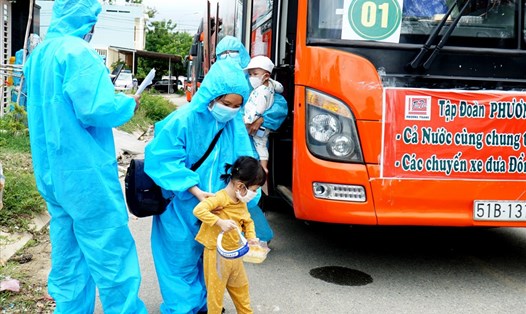 Các trẻ em và phụ huynh đã được đón về đến Ninh Thuận an toàn. Ảnh: Huỳnh Hải.