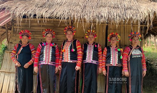 Người La Hủ còn hay được gọi là Xá Lá Vàng, sinh sống chủ yếu ở đầu nguồn sông Đà huyện Mường Tè, tỉnh Lai Châu. Ảnh: Thúy Hạnh.