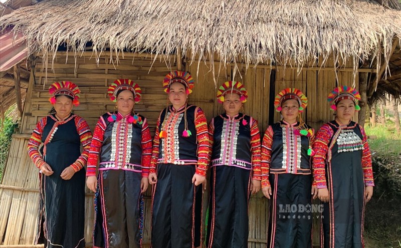 Người La Hủ còn hay được gọi là Xá Lá Vàng, sinh sống chủ yếu ở đầu nguồn sông Đà huyện Mường Tè, tỉnh Lai Châu. Ảnh: Thúy Hạnh.