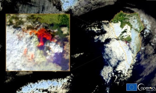 Núi lửa Cumbre Vieja trên đảo La Palma, Tây Ban Nha phun trào lần đầu tiên sau 50 năm hôm 19.9. Ảnh: Copernicus
