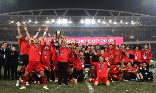 Đội tuyển Việt Nam lên ngôi vô địch AFF Cup 2018. Ảnh: VFF
