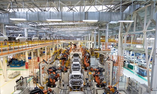 Nhà máy Trường Hải đã tự động hóa nâng cao năng lực sản xuất nhíp ôtô từ 6 nghìn tấn/năm lên 10 nghìn tấn/năm và giảm 5% chi phí sản xuất hàng năm. Ảnh: Đ.T