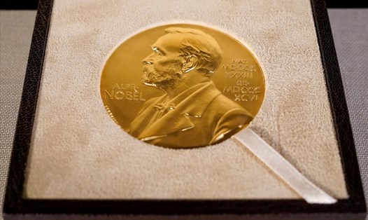 Huy chương giải Nobel. Ảnh: AFP