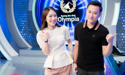 Hình ảnh Khánh Vy và Ngọc Huy xuất hiện trên Fanpage chính thức của Chương trình Đường lên đỉnh Olympia. Ảnh: FPCT