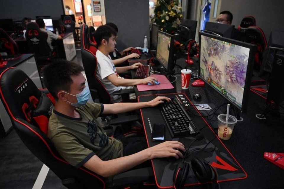 Trung Quốc đang có thêm nhiều chính sách quản lý chơi game ở người trẻ. Ảnh: AFP